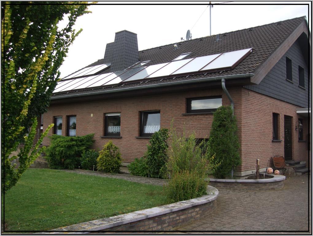 Ferienwohnung Schaefer Anschau エクステリア 写真